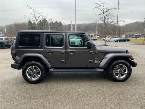 Used 2022 Jeep Wrangler Unlimited Sahara w/ LED Lighting Group image 9