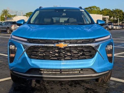 New 2025 Chevrolet Trax LT w/ Driver Confidence Package FWD image 2