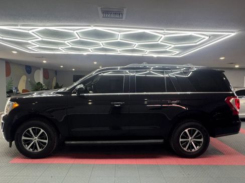 Used 2019 Ford Expedition XLT w/ Cargo Package RWD image 3