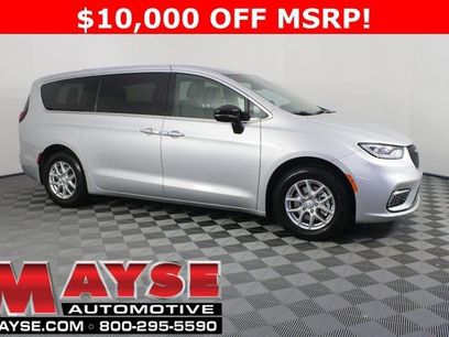 New 2026 Chrysler Pacifica Select