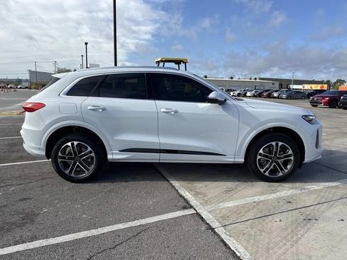 New 2025 Audi Q5 Premium image 8