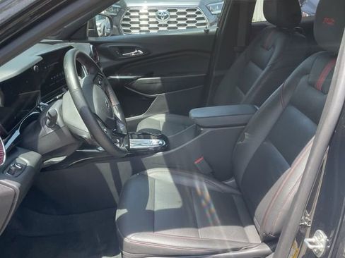 Used 2024 Chevrolet Trax RS FWD image 11