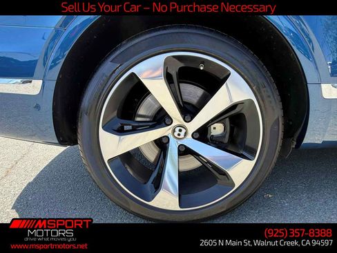 Used 2019 Bentley Bentayga AWD/4WD image 42