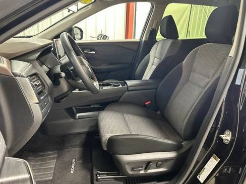 Used 2023 Nissan Rogue SV AWD/4WD image 13