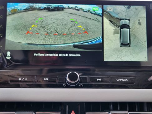 Used 2025 Mitsubishi Outlander SE image 14