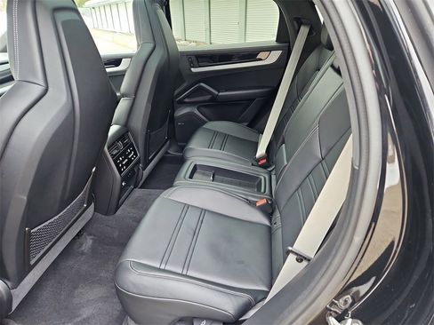 Certified 2024 Porsche Cayenne Turbo image 38