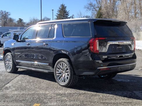 Certified 2022 GMC Yukon XL SLT w/ SLT Premium Package image 5