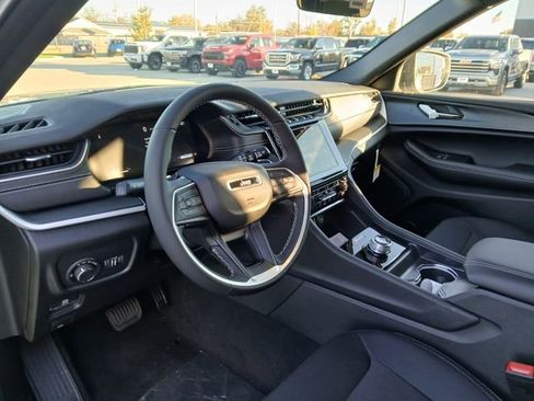 New 2025 Jeep Grand Cherokee L Laredo w/ Luxury Tech Group I AWD/4WD image 9