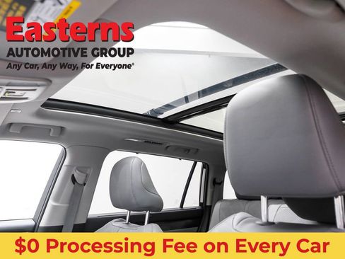 Used 2024 Toyota Highlander Platinum AWD/4WD image 40