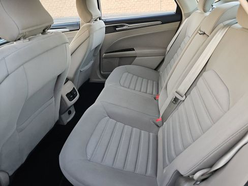 Used 2017 Ford Fusion SE image 11