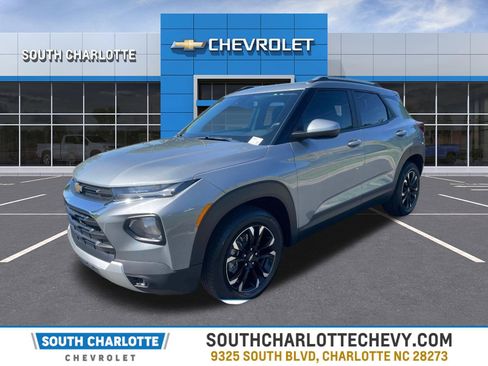 Used 2023 Chevrolet TrailBlazer LT FWD image 1