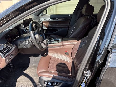 Used 2020 BMW 750i xDrive AWD/4WD image 16