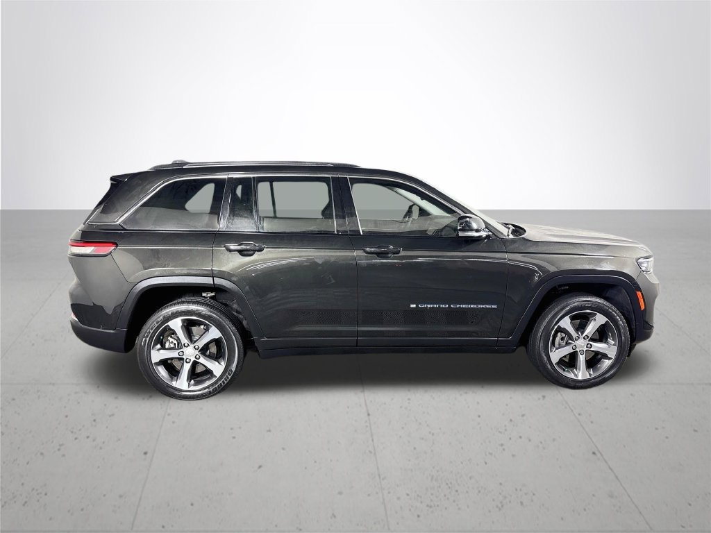 Used 2023 Jeep Grand Cherokee 4WD 4xe image 6