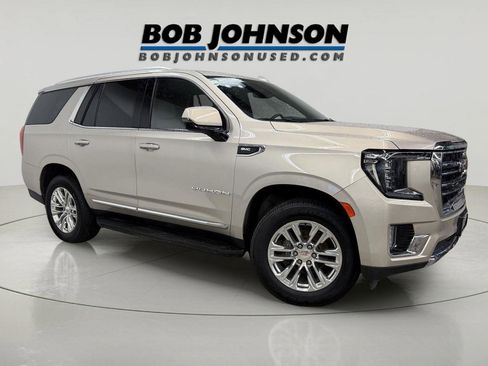 Used 2022 GMC Yukon SLT w/ SLT Luxury Package image 1