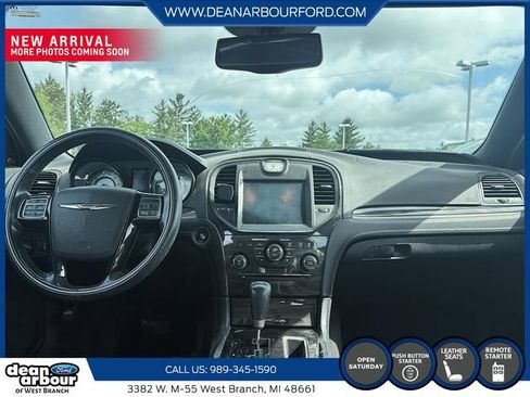 Used 2014 Chrysler 300 C RWD image 7