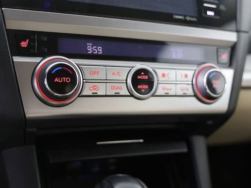 Used 2017 Subaru Outback 2.5i Premium image 4