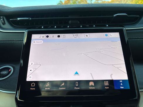 New 2025 Jeep Grand Cherokee Limited image 12