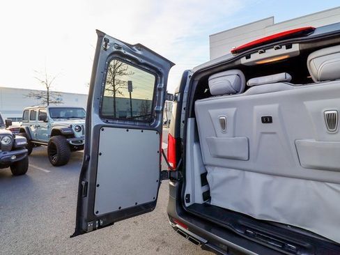 Used 2022 Mercedes-Benz Metris Passenger image 37