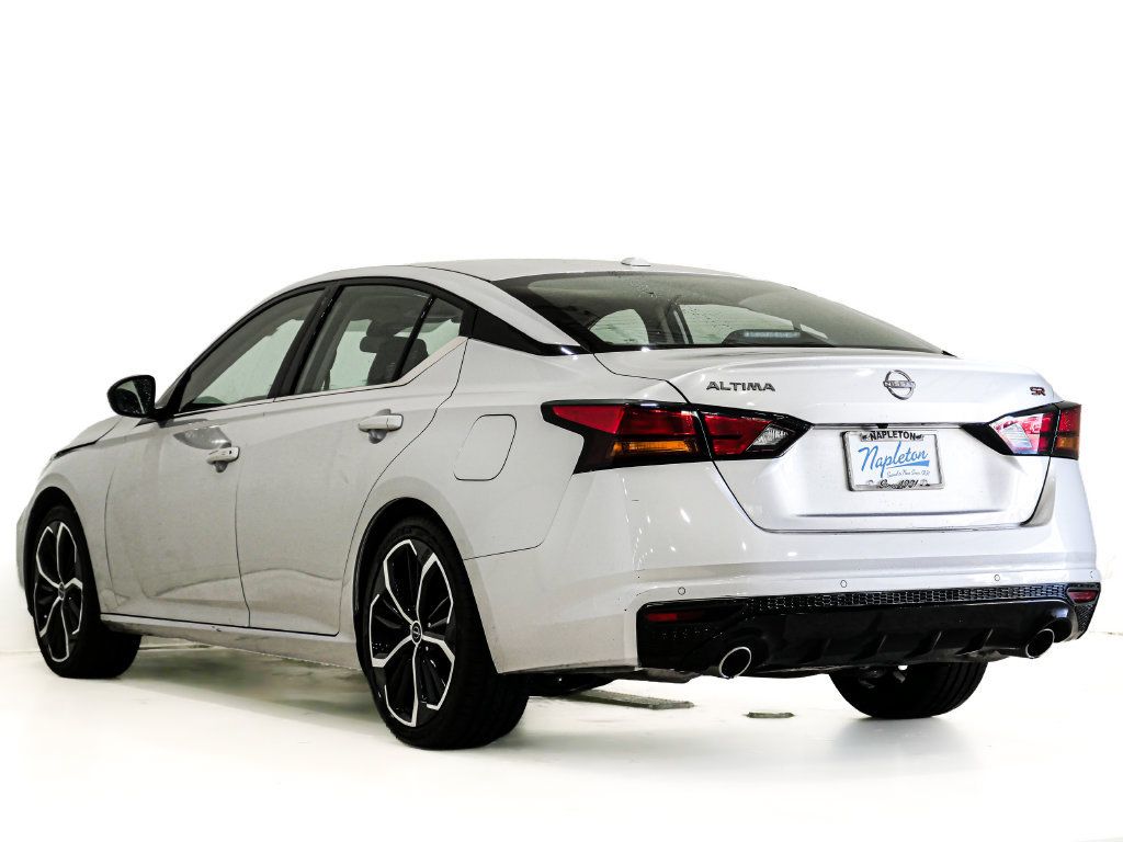 Used 2024 Nissan Altima 2.5 SR FWD image 8