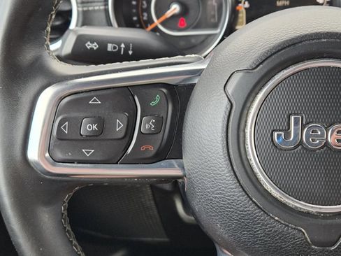 Used 2020 Jeep Wrangler Unlimited Sahara image 22