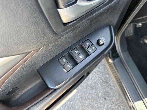 Used 2018 Toyota Highlander XLE FWD image 17