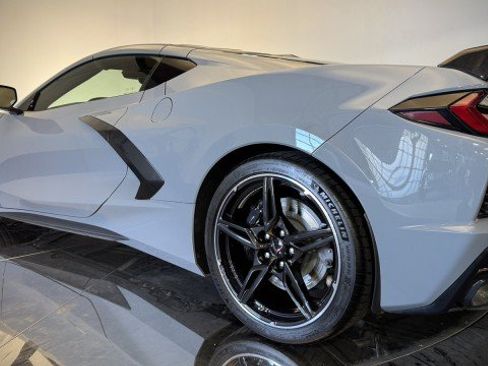 Used 2024 Chevrolet Corvette Stingray Premium Cpe w/ Z51 Performance Package RWD image 25