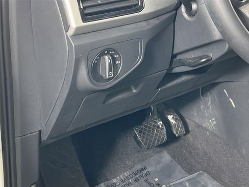 Used 2023 Volkswagen Atlas SE image 10