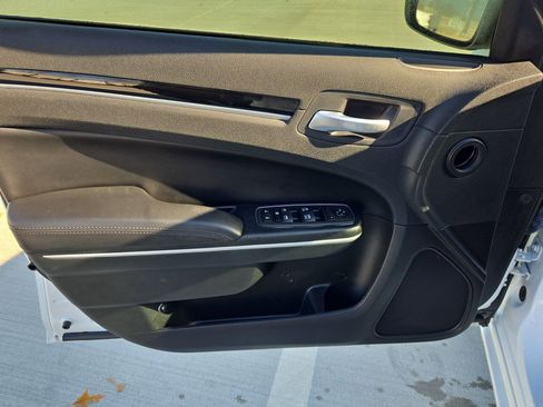 Used 2023 Chrysler 300 Touring w/ Sport Appearance Package image 14