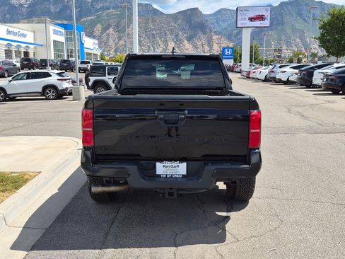 Used 2025 Toyota Tacoma TRD Off-Road AWD/4WD image 7