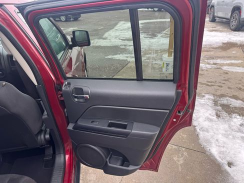 Used 2015 Jeep Patriot Latitude image 17