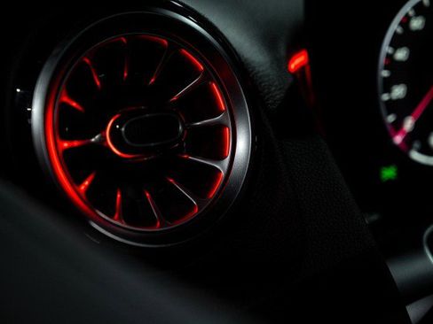 Used 2026 Mercedes-Benz GLB 250 image 18