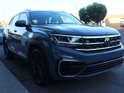 Used 2021 Volkswagen Atlas Cross Sport SE w/ Panoramic Sunroof Package AWD/4WD image 18