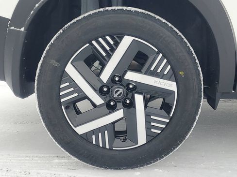 New 2026 Nissan Kicks SV image 5