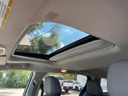 Used 2021 Toyota Sienna XLE FWD image 25