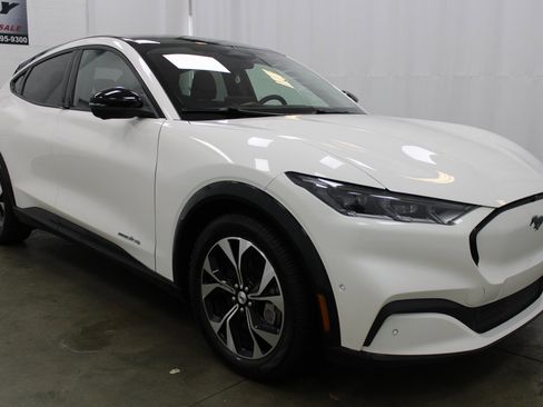 Used 2021 Ford Mustang Mach-E Premium image 3