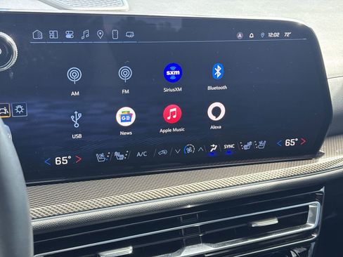 Used 2025 Chevrolet Traverse High Country w/ LPO, Floor Liner Package image 23