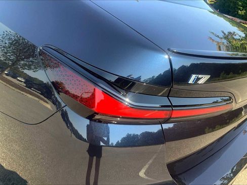 Used 2026 BMW i7 eDrive50 w/ Executive Package image 14