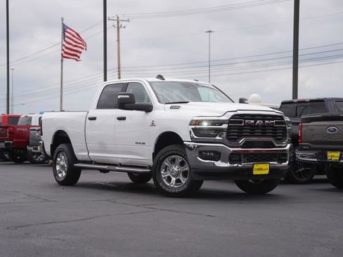 Used 2025 RAM 2500 Big Horn AWD/4WD image 2