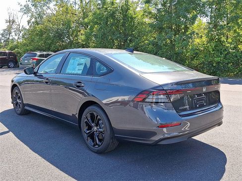 New 2025 Honda Accord SE image 3