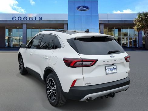 Certified 2024 Ford Escape SE w/ PHEV Premium Package image 2