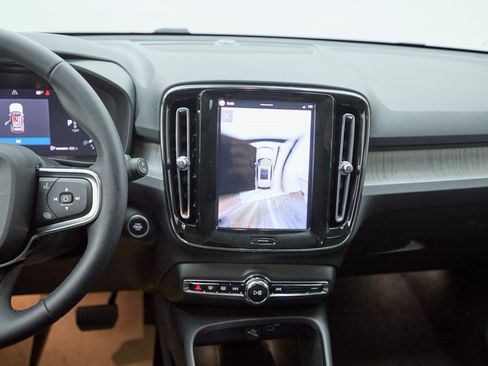 New 2026 Volvo XC40 B5 Plus w/ Protection Package Premier image 23