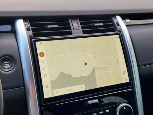 New 2025 Land Rover Discovery S image 16