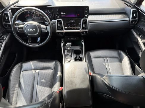 Used 2022 Kia Sorento S FWD image 19