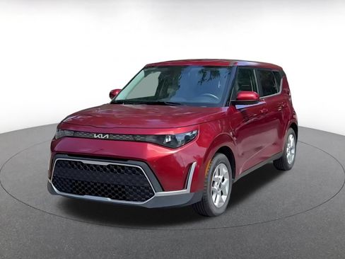 Used 2025 Kia Soul LX w/ LX Technology Package FWD image 4