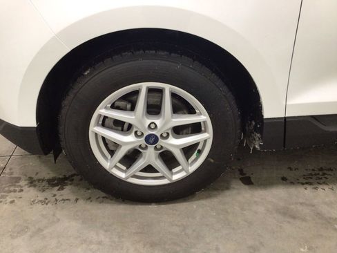 Used 2022 Ford Edge SEL w/ Convenience Package image 8