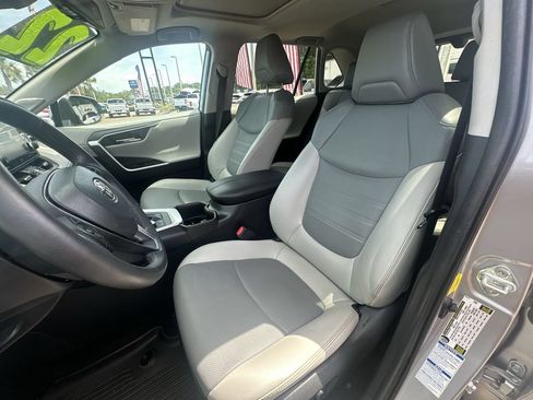 Used 2022 Toyota RAV4 Limited AWD/4WD image 19