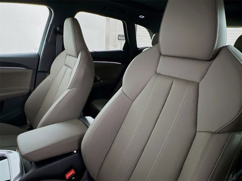 New 2025 Audi Q5 2.0T Premium Plus image 10