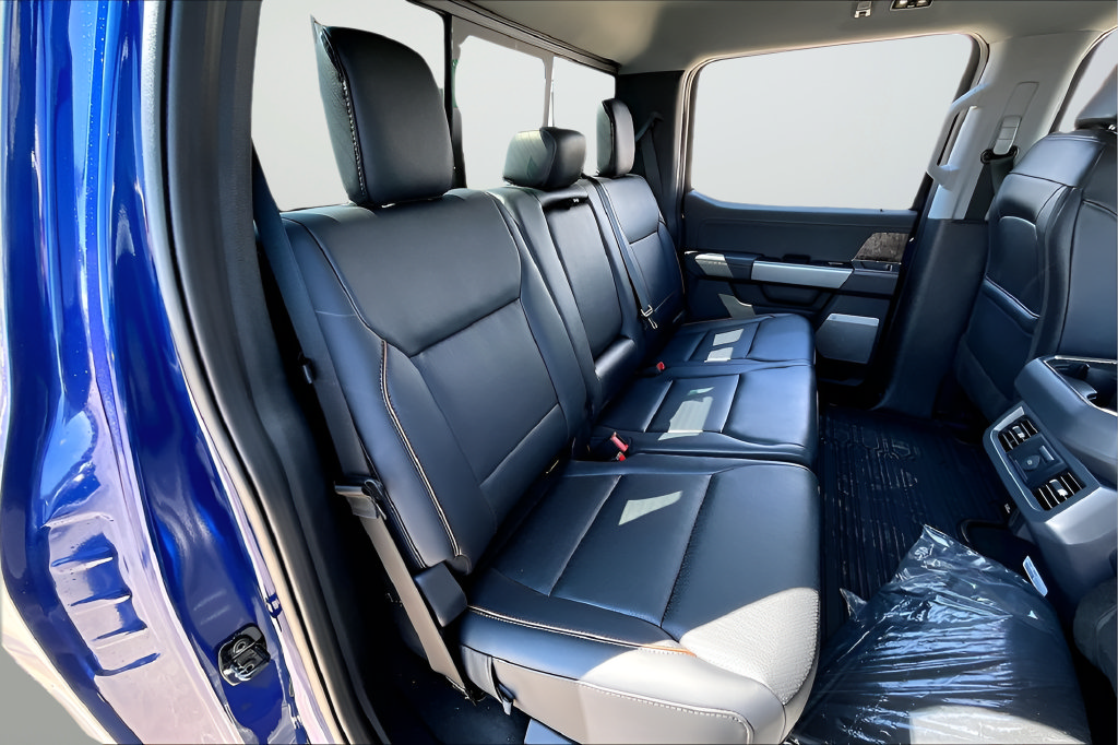 New 2026 Ford F250 Lariat w/ Black Appearance Package AWD/4WD image 25