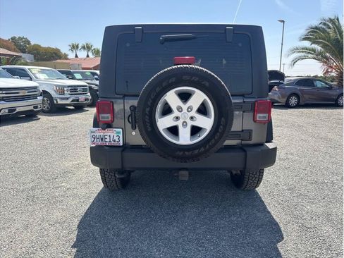 Used 2018 Jeep Wrangler Sport AWD/4WD image 5