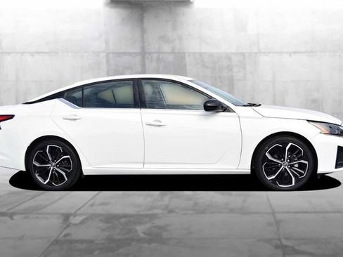 Used 2024 Nissan Altima 2.5 SR image 5